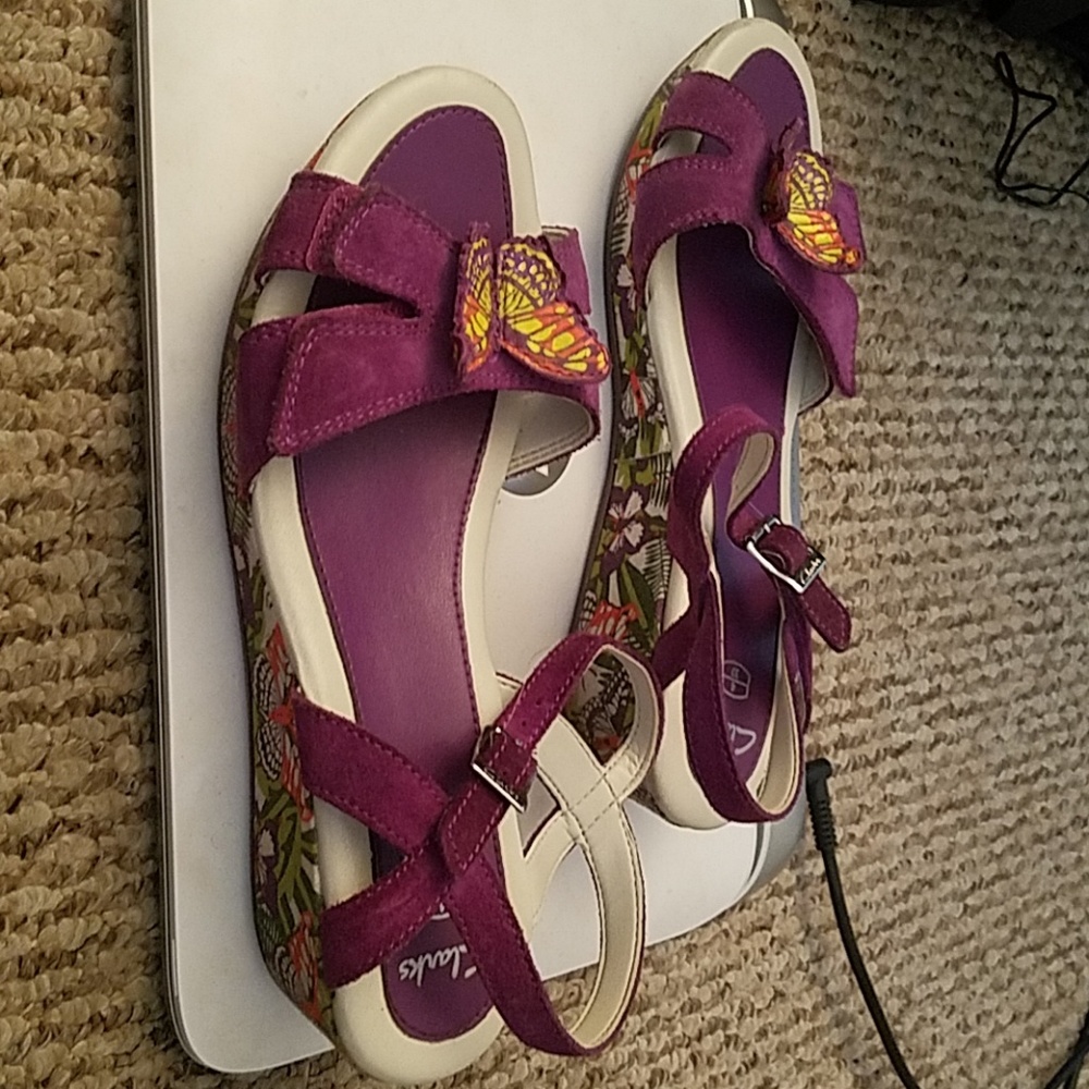 Girl's shoes